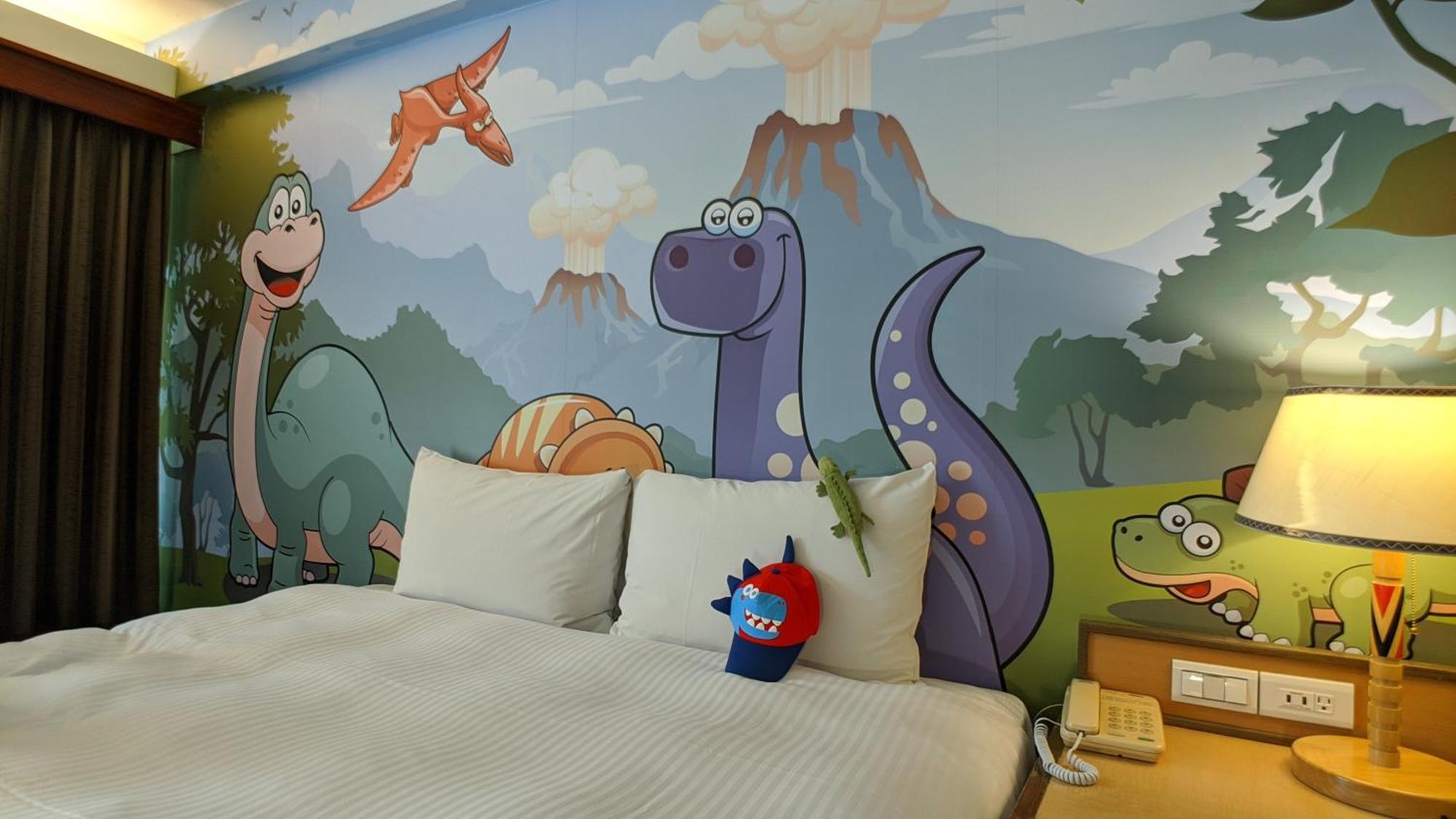 Howard Beach Resort Kenting Bagian luar foto A room at the Great Wolf Lodge