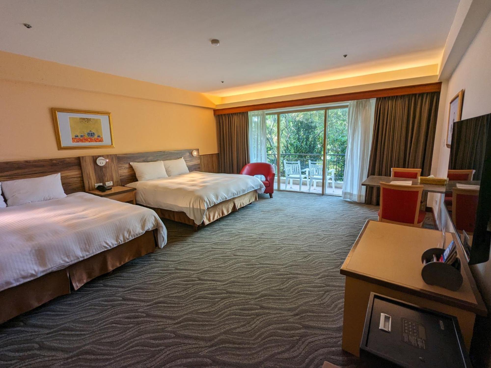 Howard Beach Resort Kenting Bagian luar foto Deluxe Room