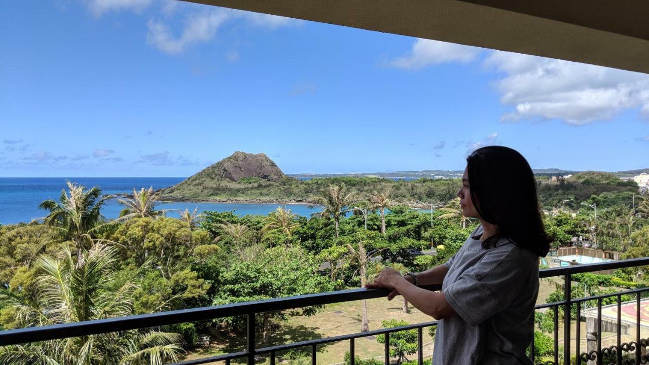 Howard Beach Resort Kenting Bagian luar foto View of the Rock of Tinian from the Tinian International Conference Center