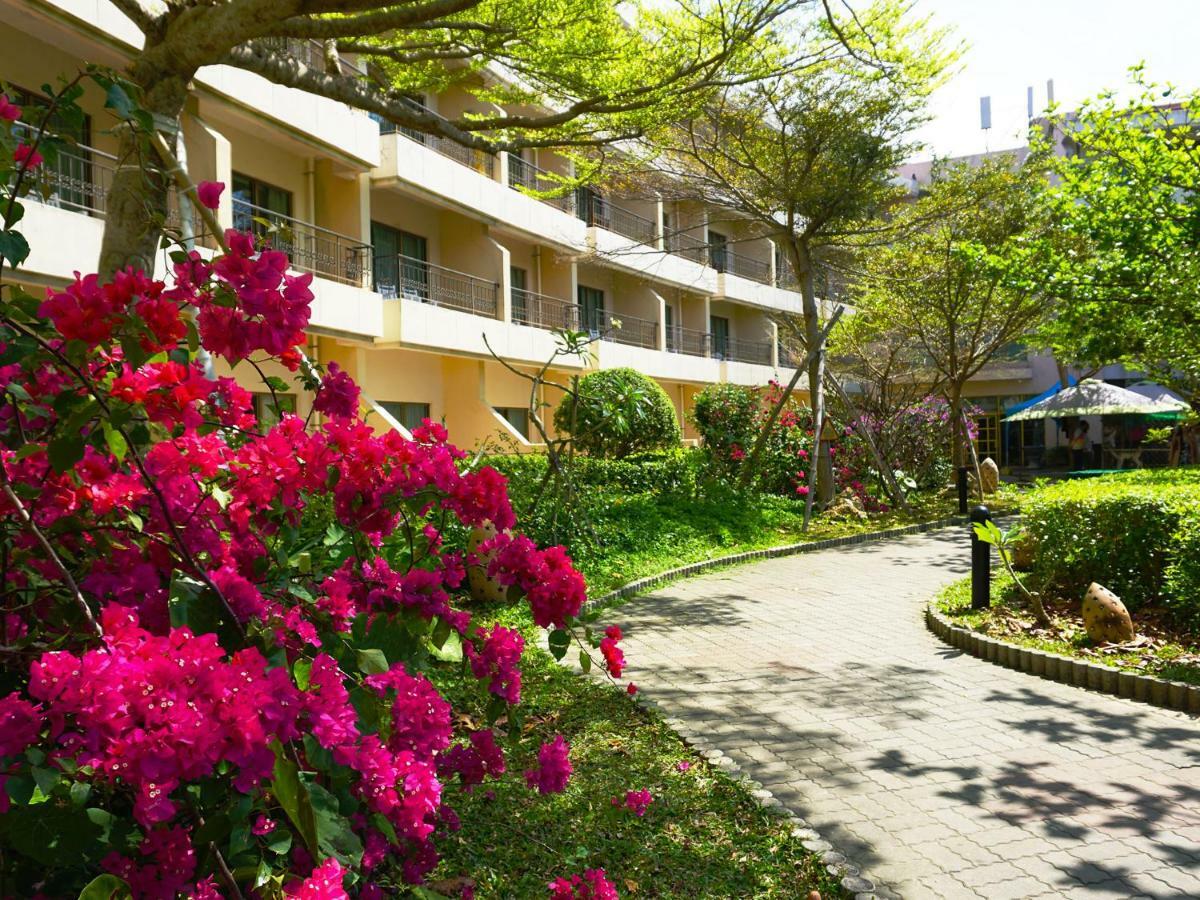 Howard Beach Resort Kenting Bagian luar foto The campus of the University of Science and Technology of China